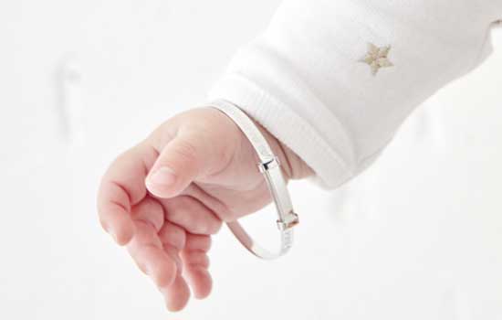 King Baby Sterling Silver Small Infiniti Link Bracelet